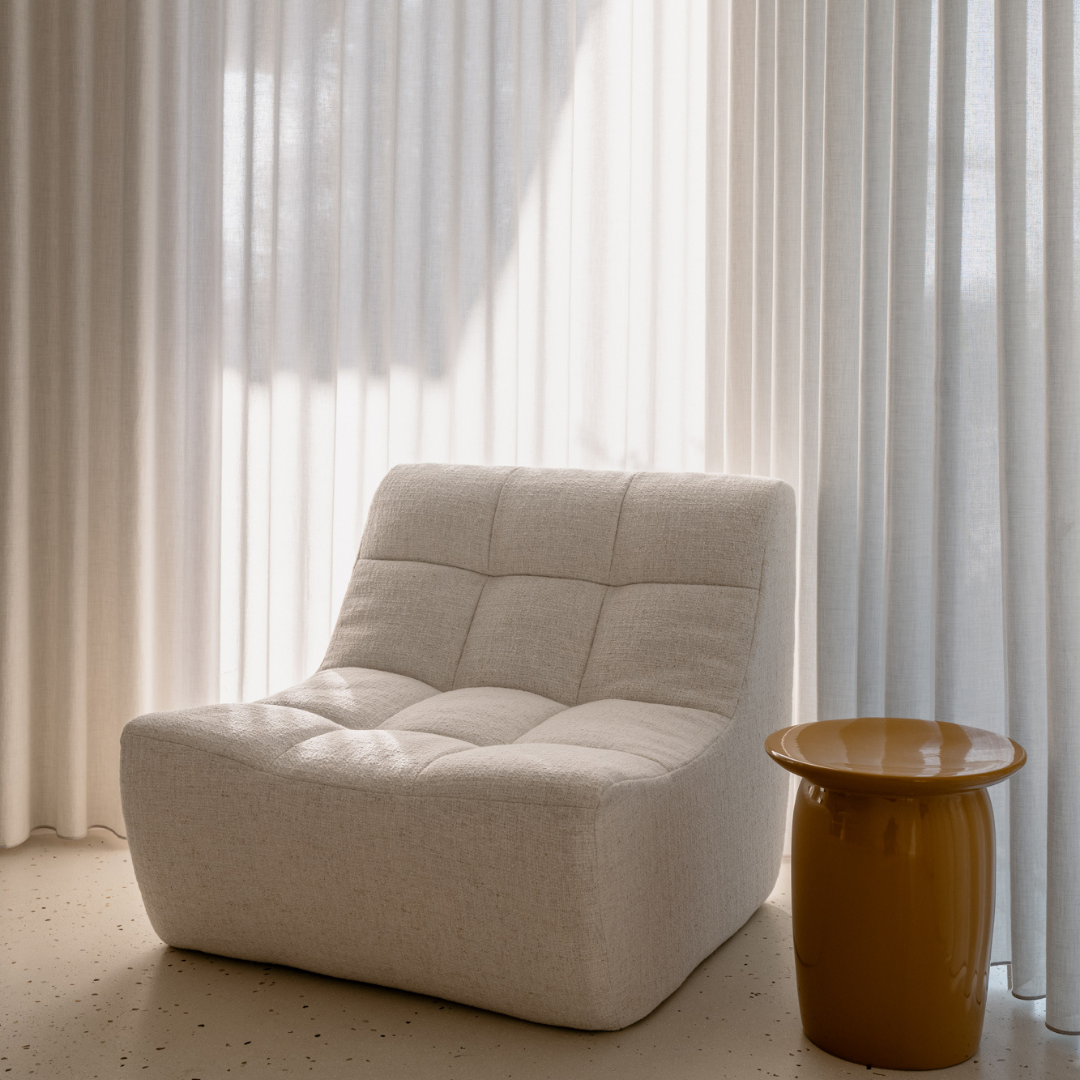 fauteuil-teddy-stof-wit-houten-frame