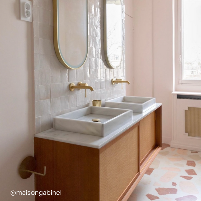 Vintage-Badezimmermöbel – Waschbecken aus weißem Marmor – Teak-Rattan (150 cm) – Nestor