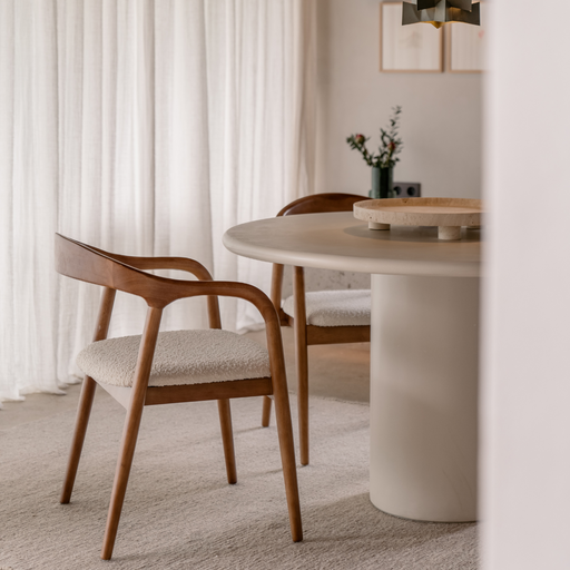 Muret eetkamerstoel in walnoot met boucle zitting alt