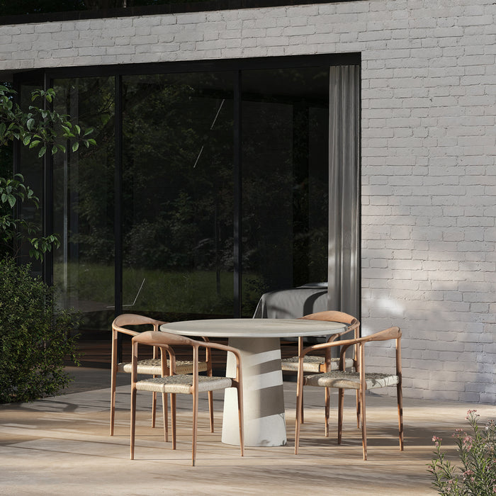 legna-outdoor-eettafel-polycomposiet-ronde-eettafel.-furnifed-sfeerbeeld-ALT