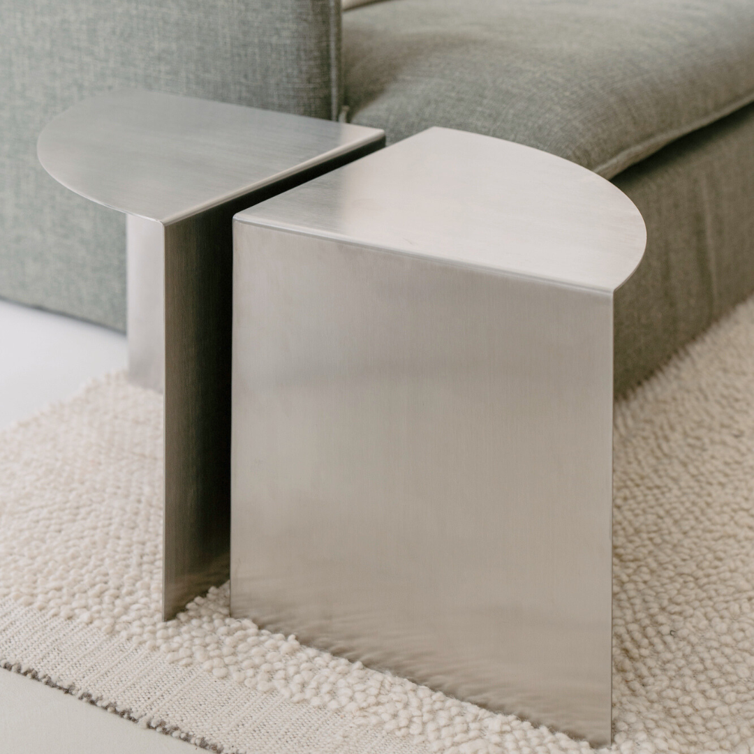 Tables d'appoint aspect acier inoxydable