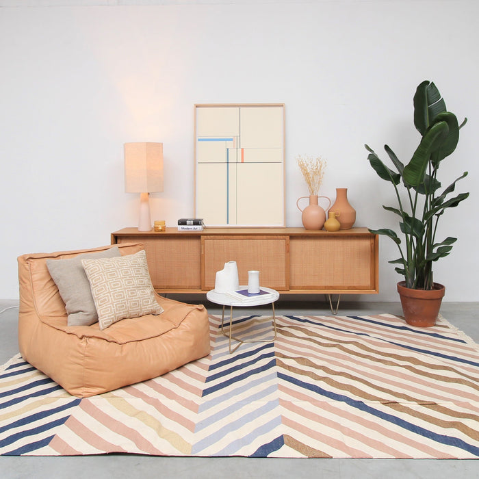 Tapijt - Mayreau in een woonkamer gecombineerd met meerdere meubels van Furnified.ALT