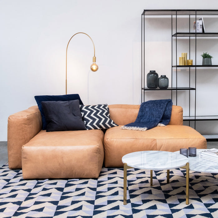 barbados tapjit gecombineerd met meerdere meubels in een woonkamer.ALT